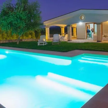 Janas Luxury Surrounded By Large Park, Swimming Pool, Parking And Wifi Villa Alghero