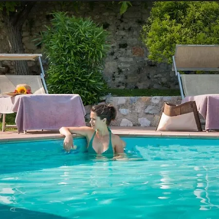 Janas Luxury Surrounded By Large Park, Swimming Pool, Parking And Wifi Alghero