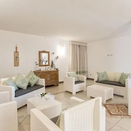 Janas Luxury Surrounded By Large Park, Swimming Pool, Parking And Wifi Villa *