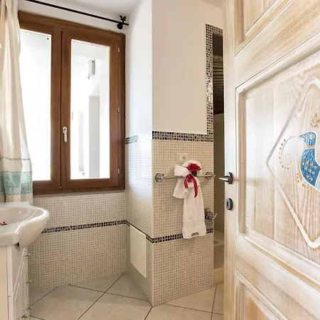 Villa Janas Luxury Surrounded By Large Park, Swimming Pool, Parking And Wifi