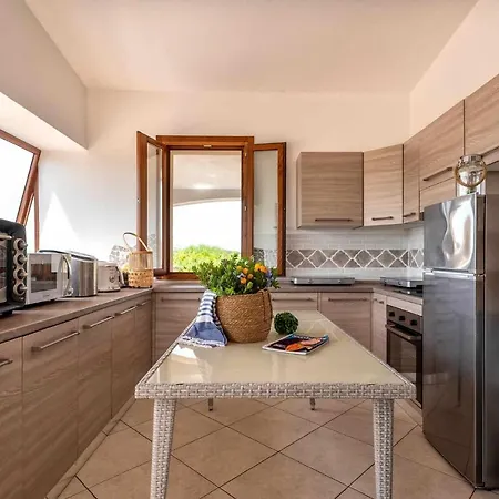 Janas Luxury Surrounded By Large Park, Swimming Pool, Parking And Wifi Villa *
