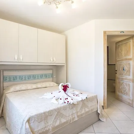 Janas Luxury Surrounded By Large Park, Swimming Pool, Parking And Wifi Alghero