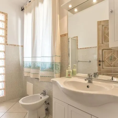 Janas Luxury Surrounded By Large Park, Swimming Pool, Parking And Wifi Villa *