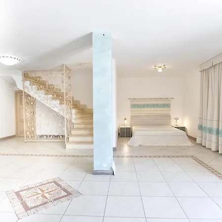 Janas Luxury Surrounded By Large Park, Swimming Pool, Parking And Wifi Alghero