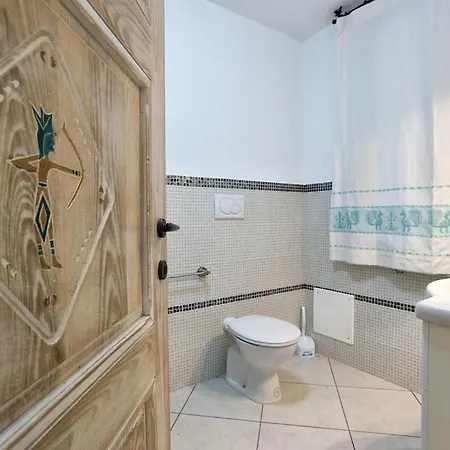Janas Luxury Surrounded By Large Park, Swimming Pool, Parking And Wifi Villa *
