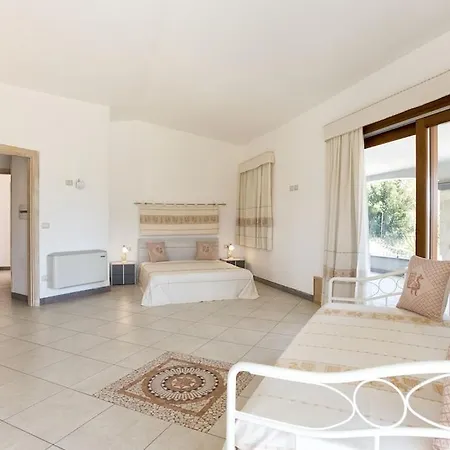 Janas Luxury Surrounded By Large Park, Swimming Pool, Parking And Wifi Alghero