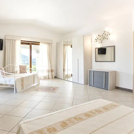 Janas Luxury Surrounded By Large Park, Swimming Pool, Parking And Wifi *