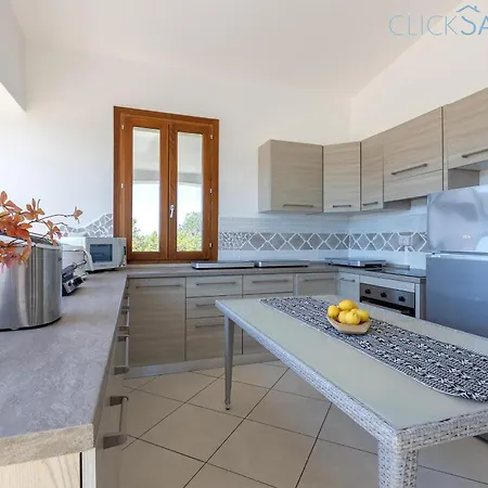 Villa Janas Luxury Surrounded By Large Park, Swimming Pool, Parking And Wifi