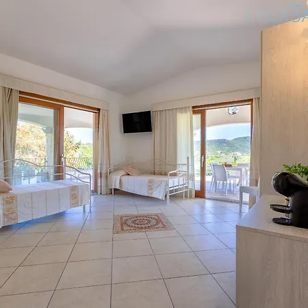 Villa Janas Luxury Surrounded By Large Park, Swimming Pool, Parking And Wifi *