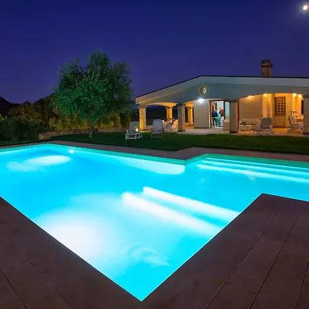 Janas Luxury Surrounded By Large Park, Swimming Pool, Parking And Wifi Alghero