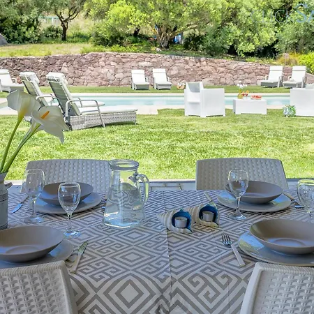 Janas Luxury Surrounded By Large Park, Swimming Pool, Parking And Wifi Villa