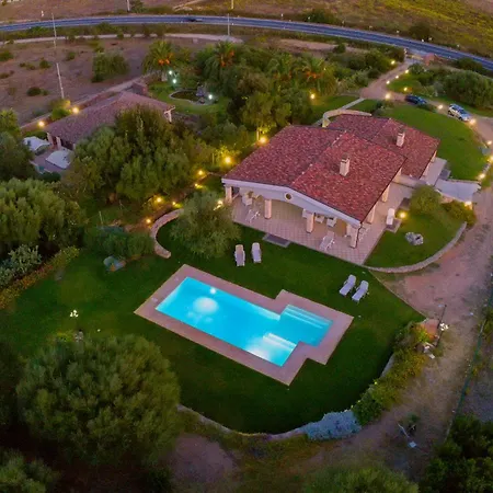 Janas Luxury Surrounded By Large Park, Swimming Pool, Parking And Wifi Villa Alghero