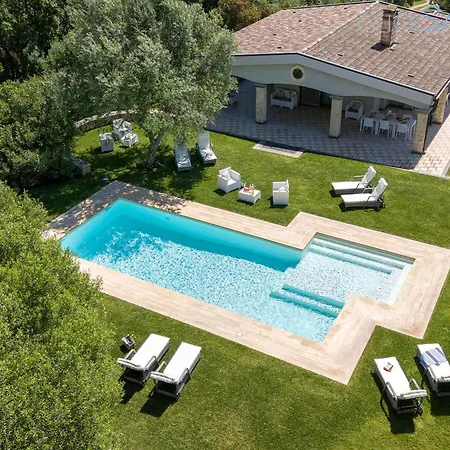 Janas Luxury Surrounded By Large Park, Swimming Pool, Parking And Wifi * Alghero