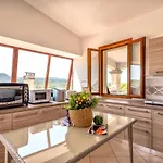 Janas Luxury Surrounded By Large Park, Swimming Pool, Parking And Wifi Vila