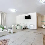 Janas Luxury Surrounded By Large Park, Swimming Pool, Parking And Wifi Vila