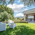 Janas Luxury Surrounded By Large Park, Swimming Pool, Parking And Wifi Vila *