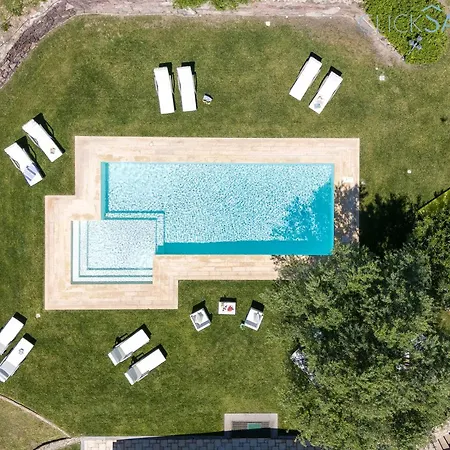 Vila Janas Luxury Surrounded By Large Park, Swimming Pool, Parking And Wifi *
